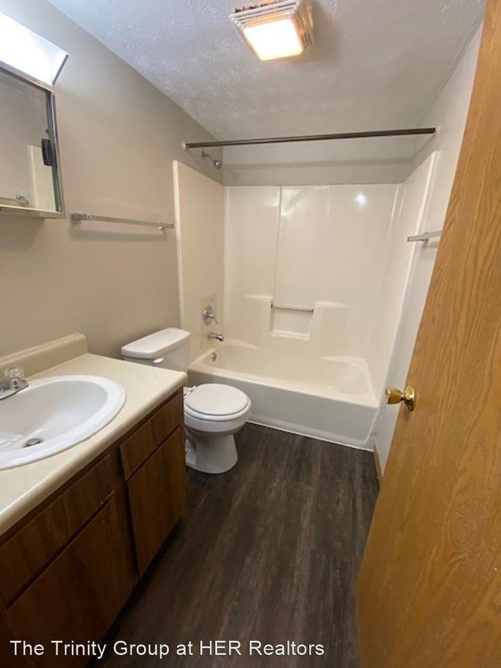 1236 Green Valley Dr - Photo 2 of 9