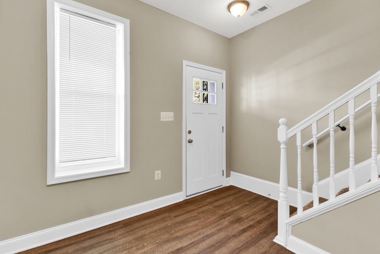 19 N Morley St - Photo 3 of 24