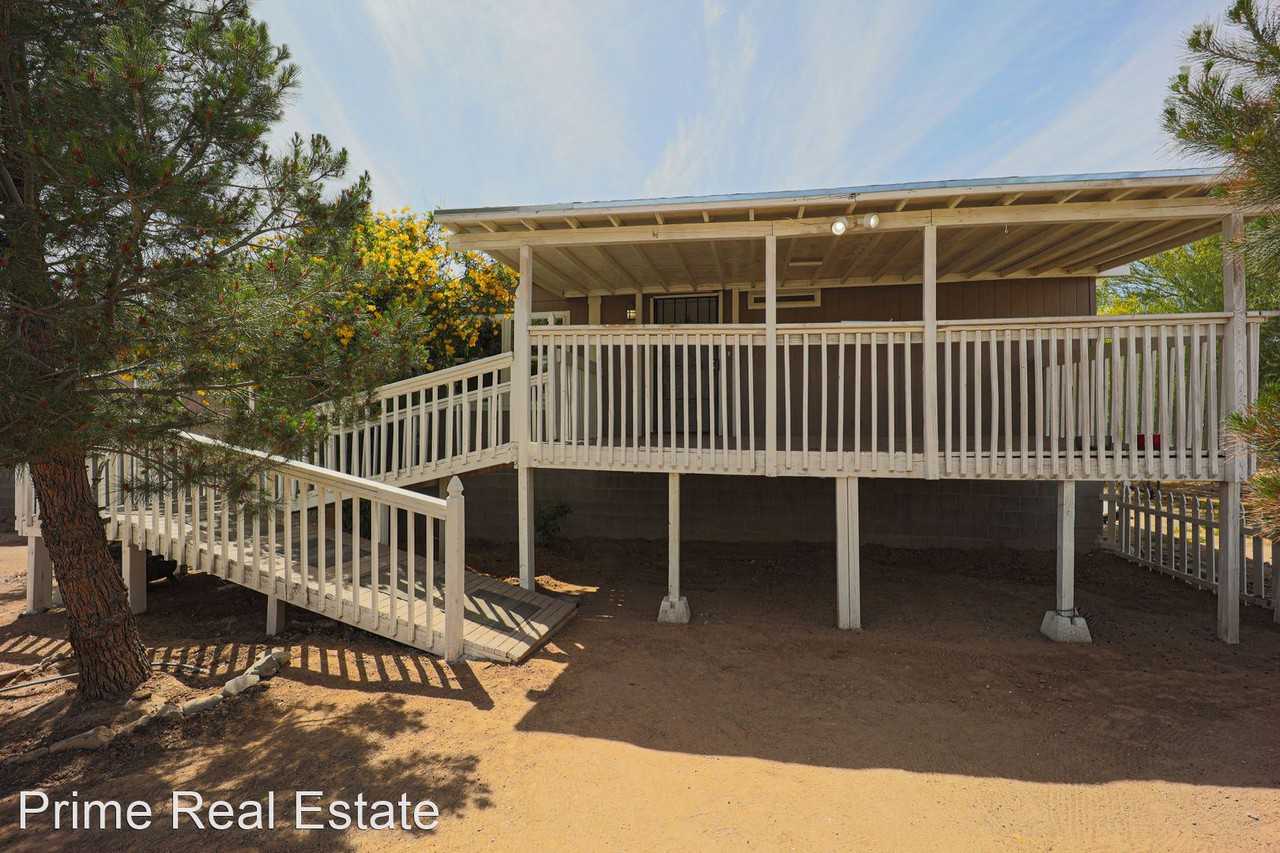 216 N 356th Dr - Photo 3 of 38