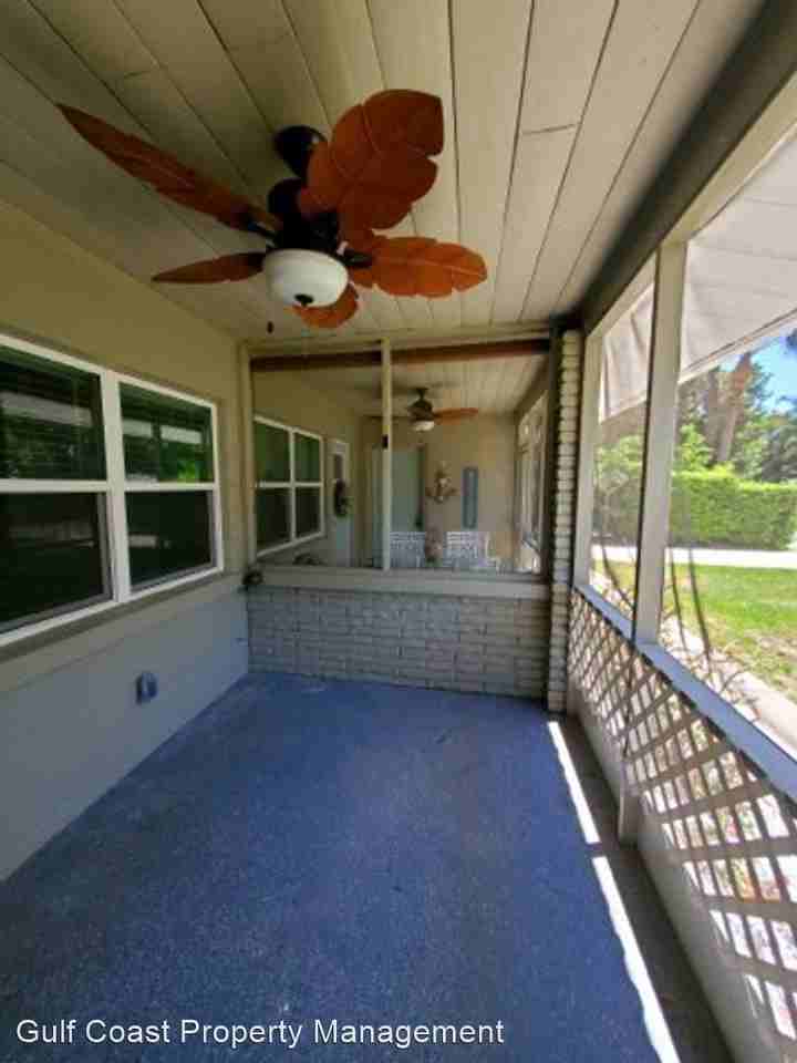 212/214 15TH Ave W - Photo 2 of 11