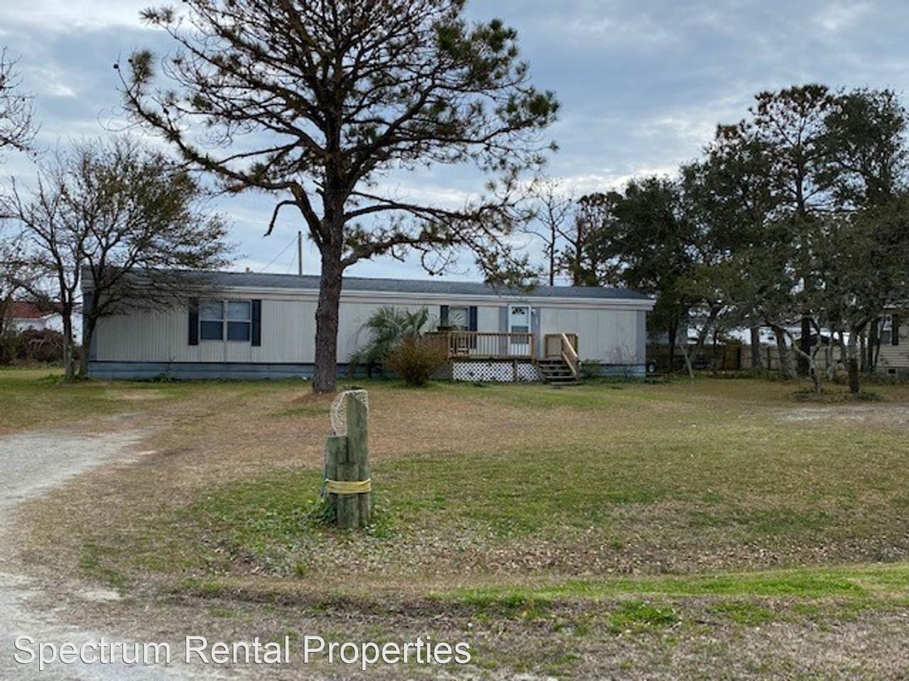 336 Bayview Dr - Photo 2 of 15