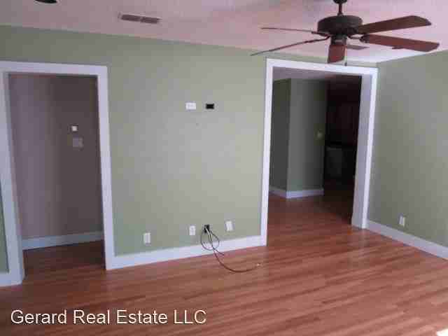 902 Blair St - Photo 2 of 18