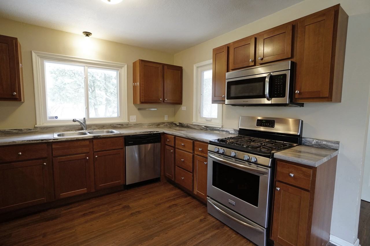 2101 Wuthering Heights Road - Photo 3 of 26