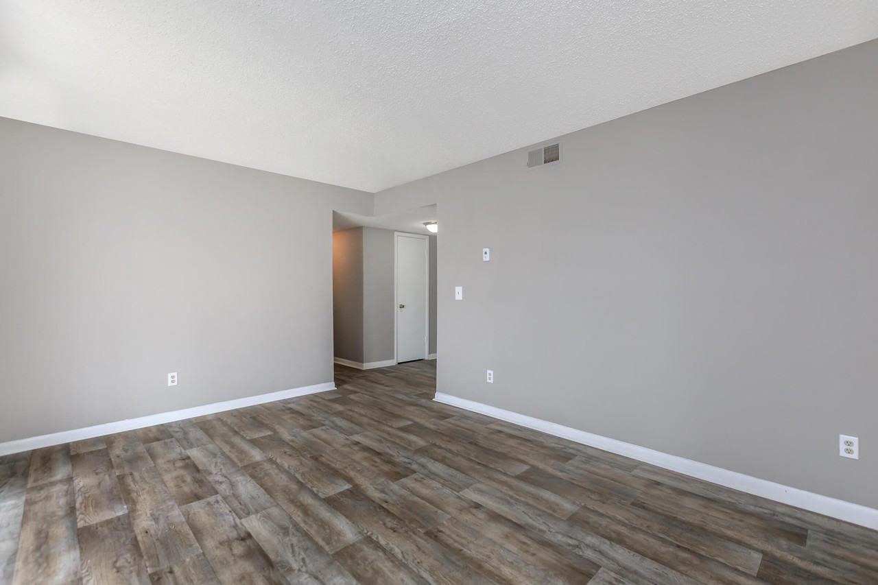 Hickory View Apartments - Photo 2 of 46