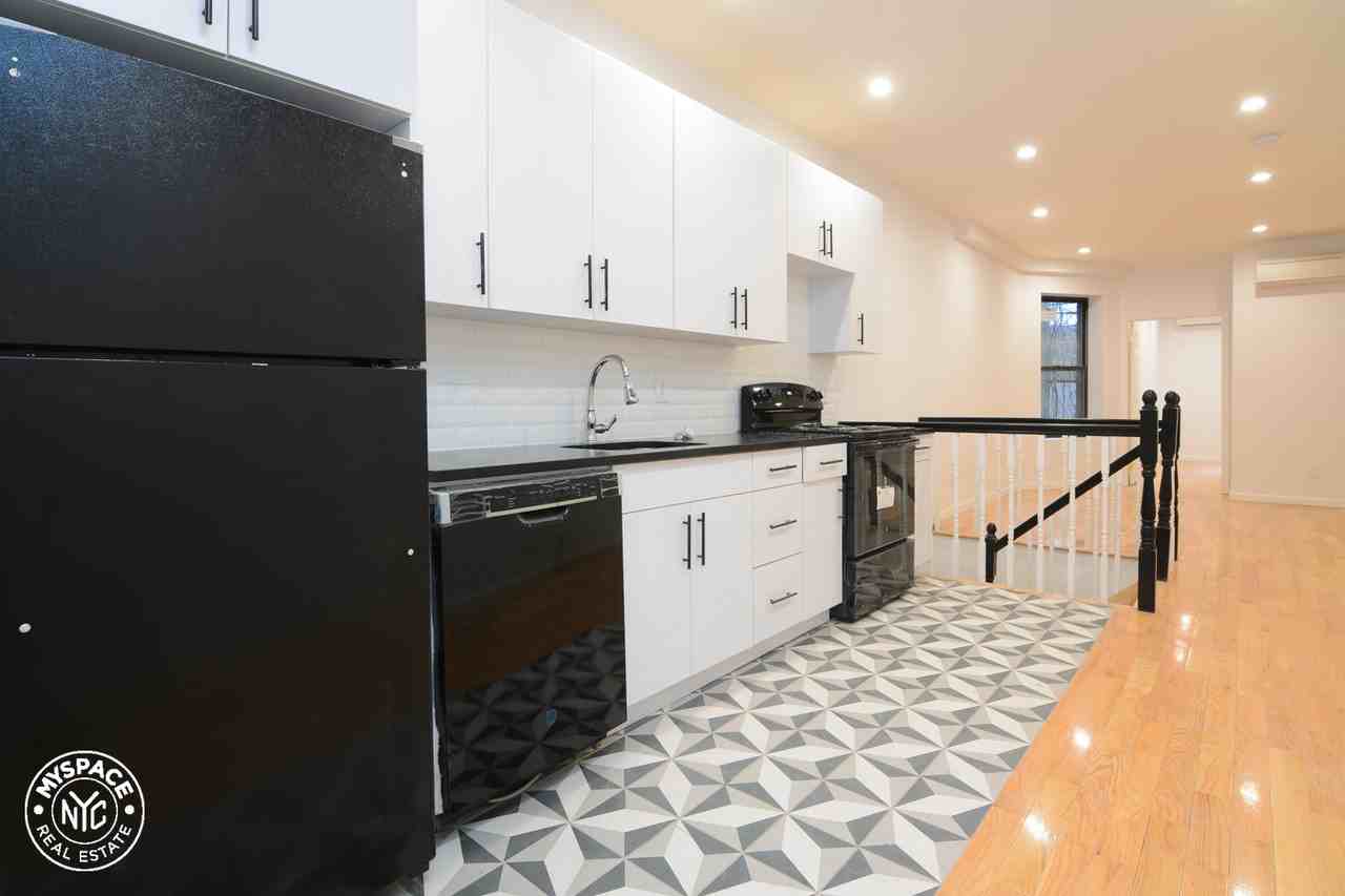 738 Washington Ave #6R - Photo 2 of 13