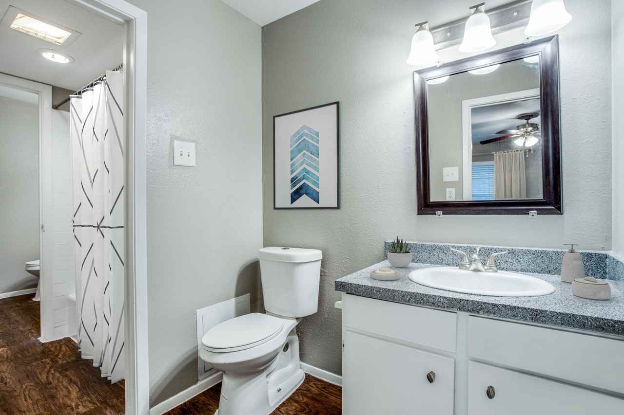 z-081423-Meadows on Merrill - Photo 6 of 18