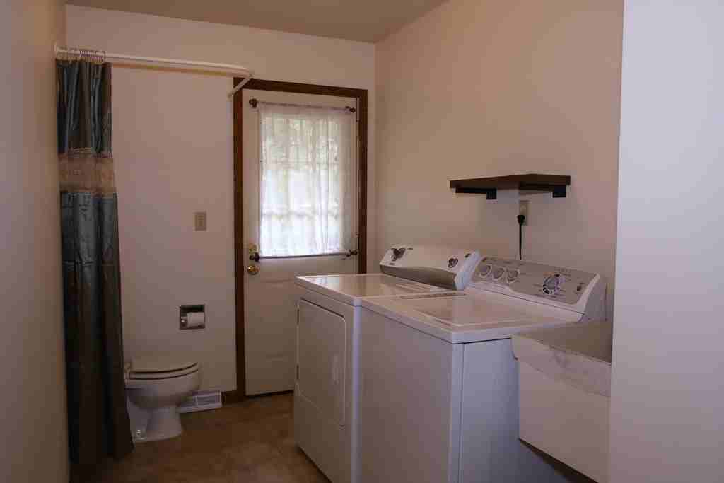 2365 Downing Dr - Photo 2 of 23