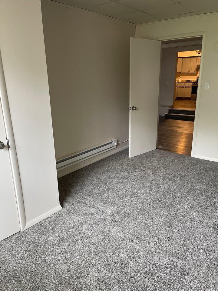 27 Howard Dr #1 - Photo 3 of 19