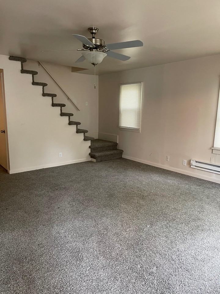27 Howard Dr #1 - Photo 6 of 19