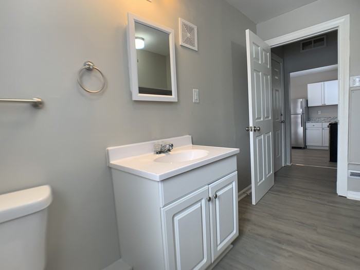 11120 11120 S Mc Gregor Rd #B - Photo 3 of 9