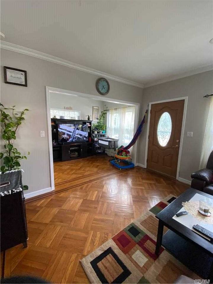 1361 Star Ave - Photo 2 of 8