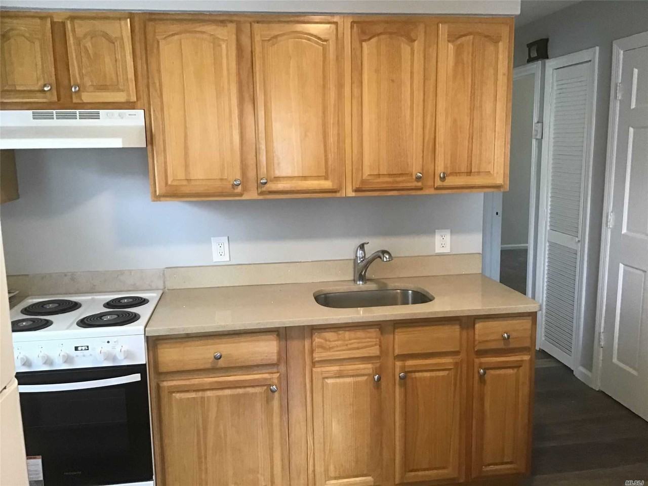 1108 Washington Ave - Photo 2 of 10