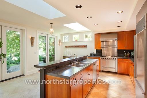 911 SW 57th Ave - Photo 3 of 27