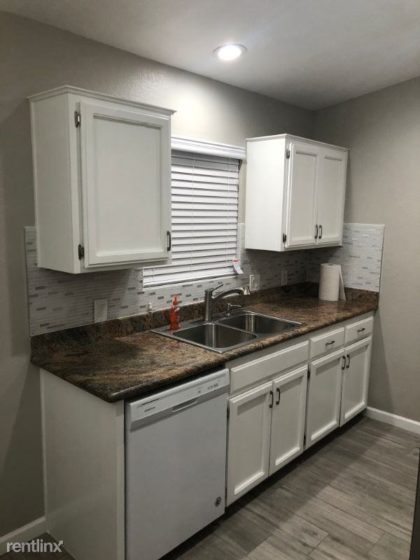 2328 E 6th St - Photo 3 of 13