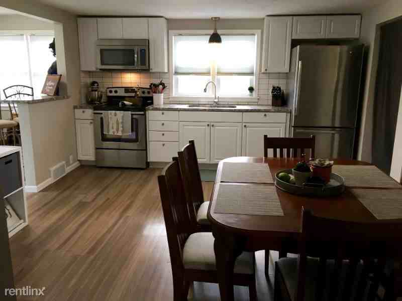 69384 Lyman St - Photo 3 of 12