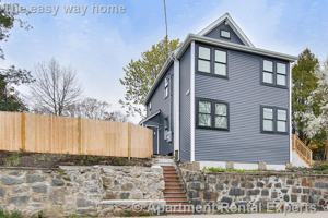 featured image of 57 Catherine St #1