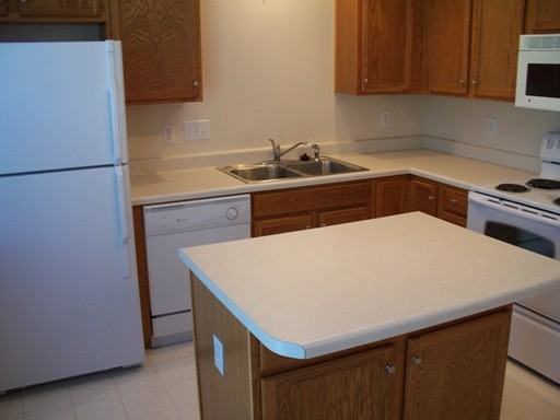 80 Tannenbaum Cir - Photo 3 of 6