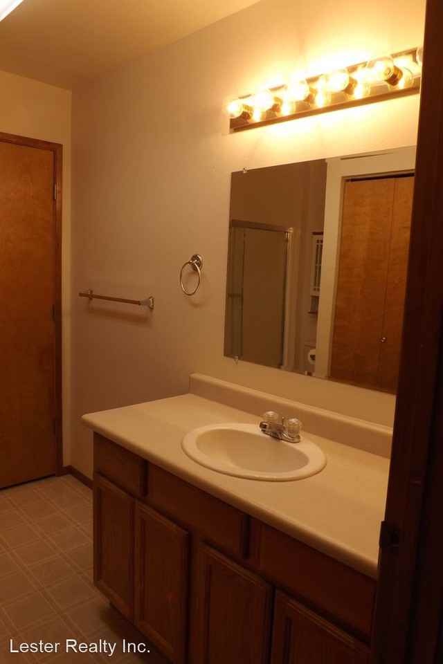 881-887 Homedale Road - Photo 3 of 10