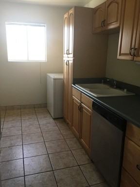 1105 Dorothy St NE - Photo 3 of 12