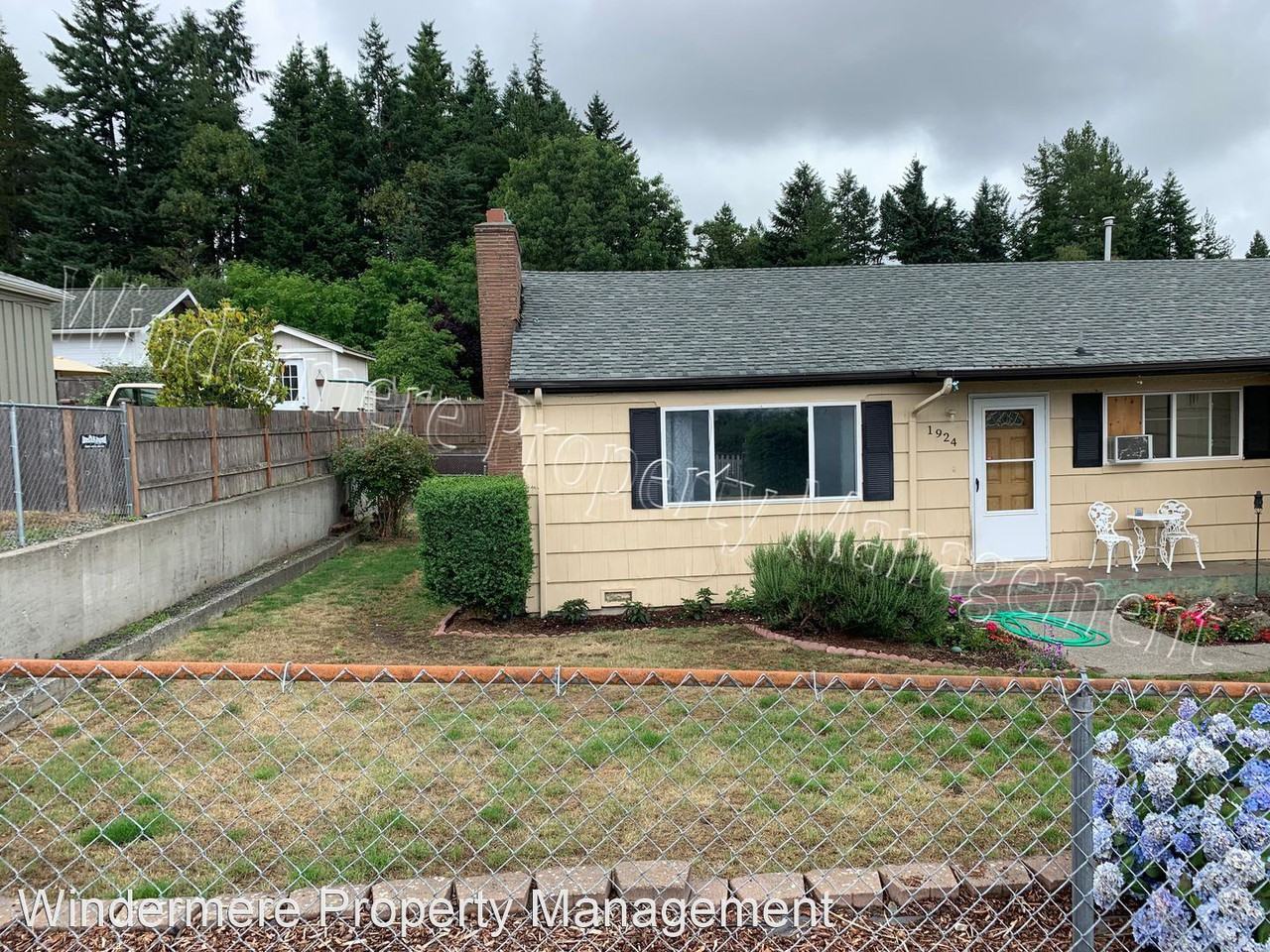 1924 Ne Virginia St - Photo 2 of 15