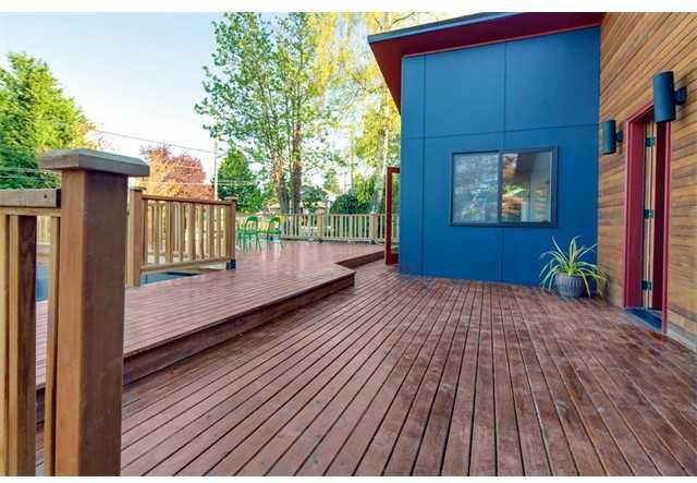 1615 34th Ave - Photo 3 of 24