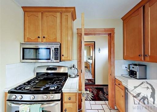4251 S 900 E - Photo 3 of 23