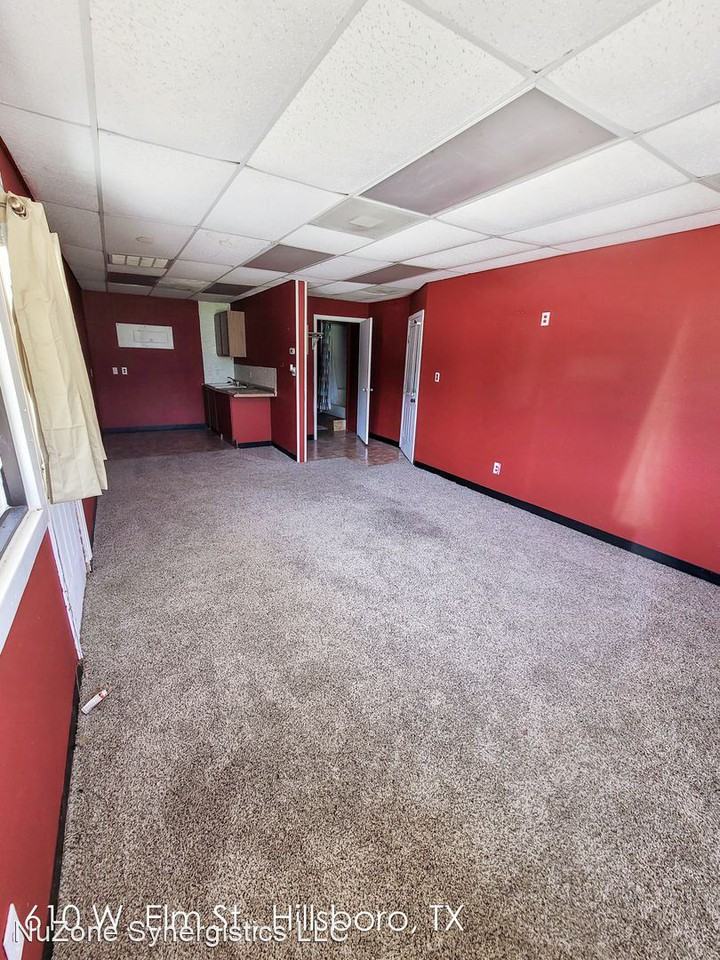 610 W Elm St - Photo 3 of 10