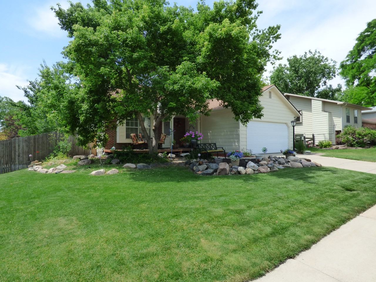 9114 W Monticello Ave - Photo 2 of 13