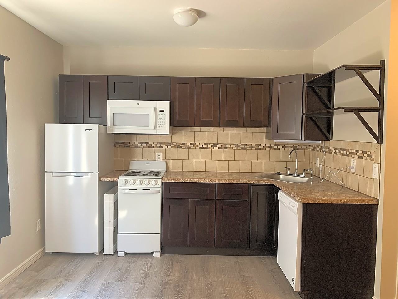 3520 Green Spring Dr - Photo 3 of 9