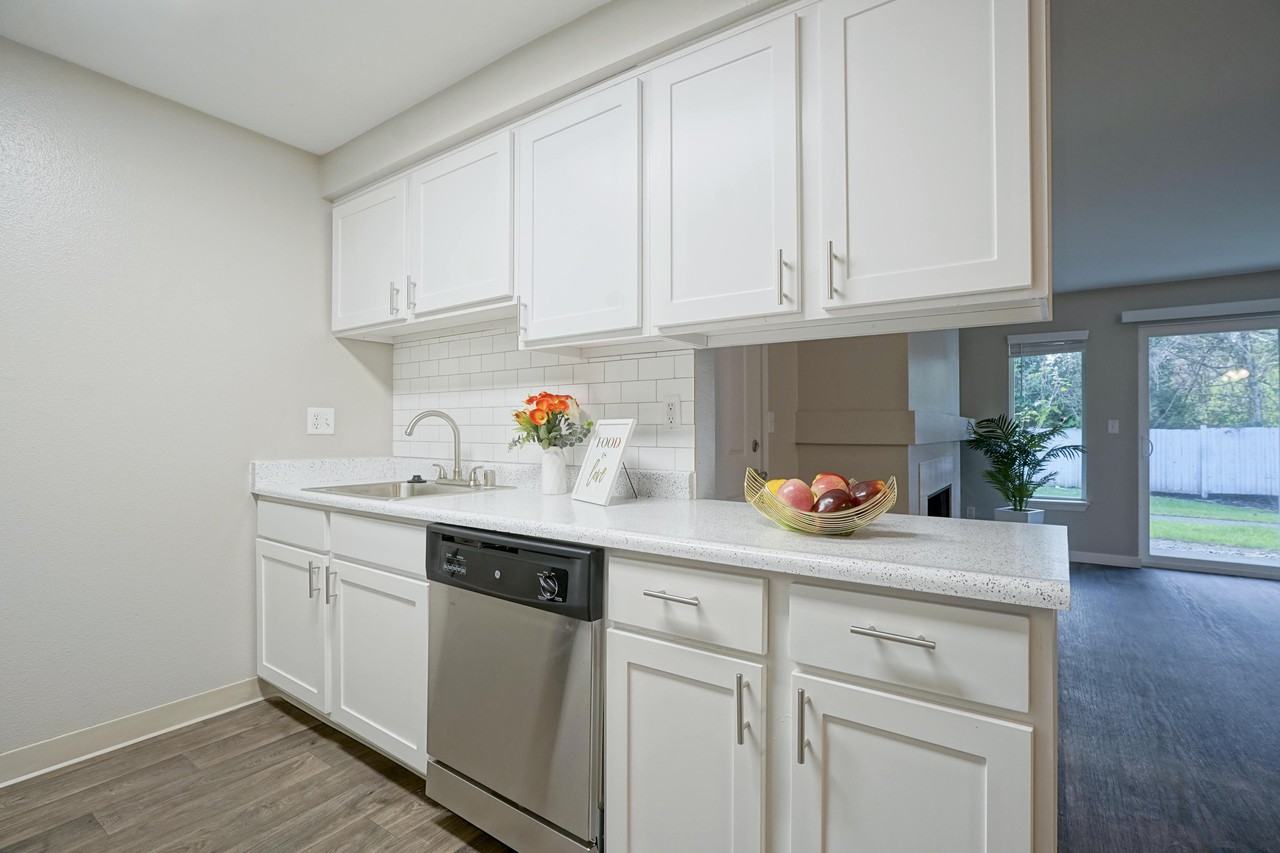 Novela - Photo 4 of 39