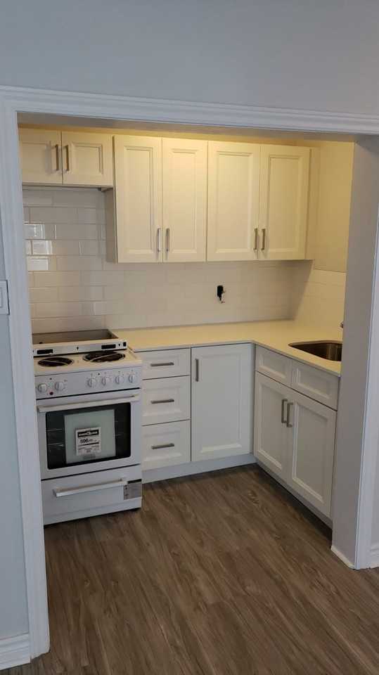 344 Dundas Apartments in Vanier, Ottawa, ON K1L 7W7 Zumper