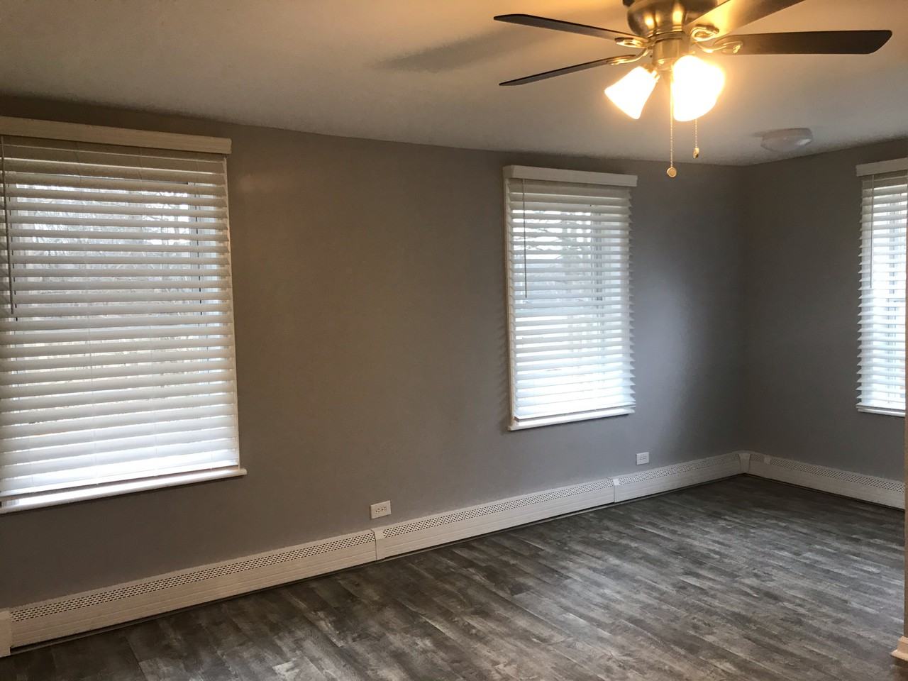 425 Plainfield Ave #4 - Photo 5 of 7