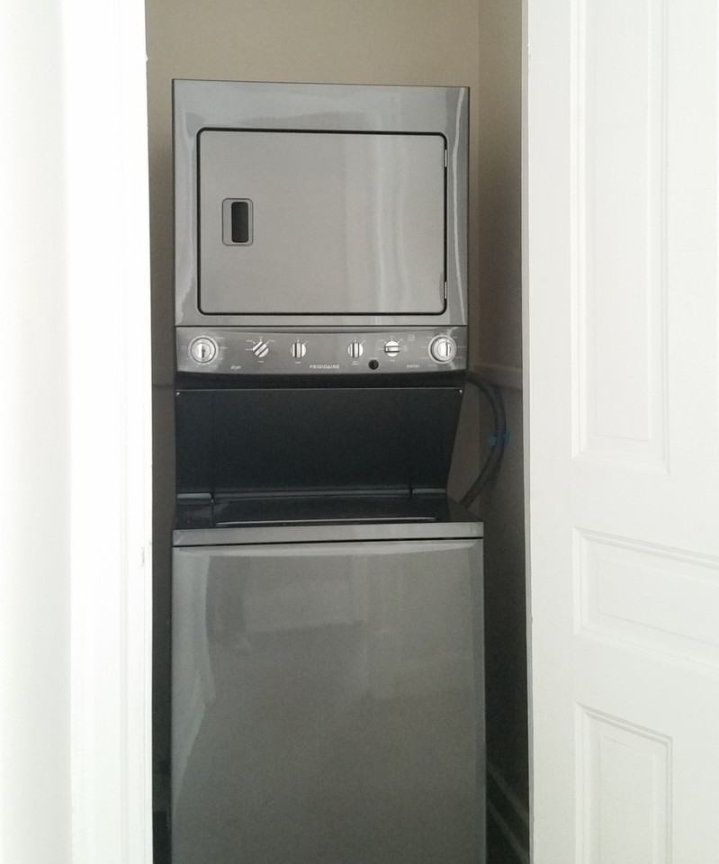 802 Abercorn St #802 - Photo 4 of 10