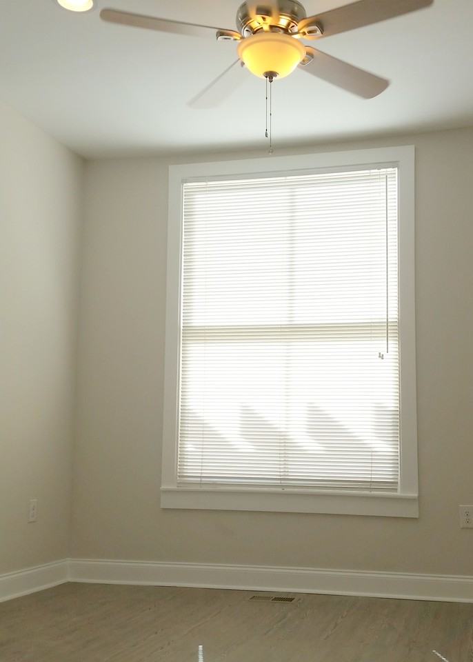 802 Abercorn St #802 - Photo 7 of 10