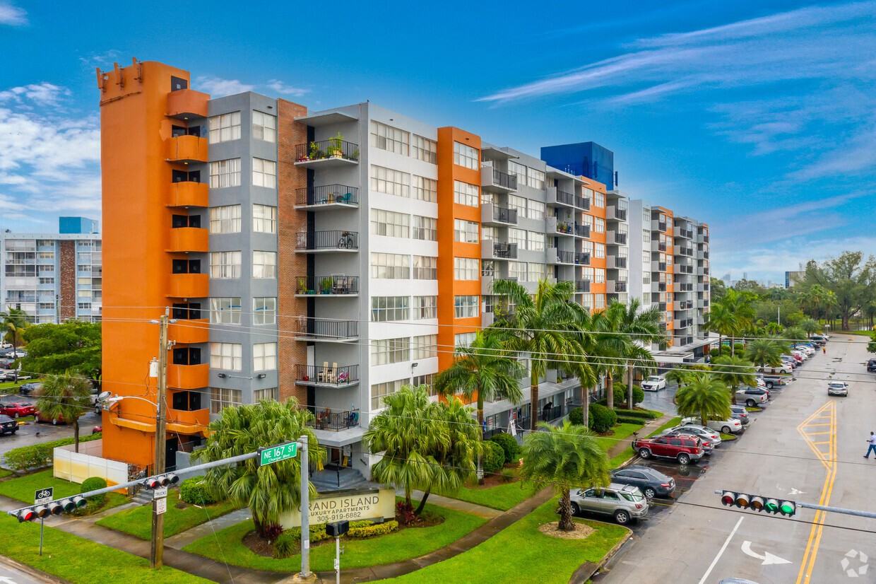 Grand Island Square - Photo 3 of 37