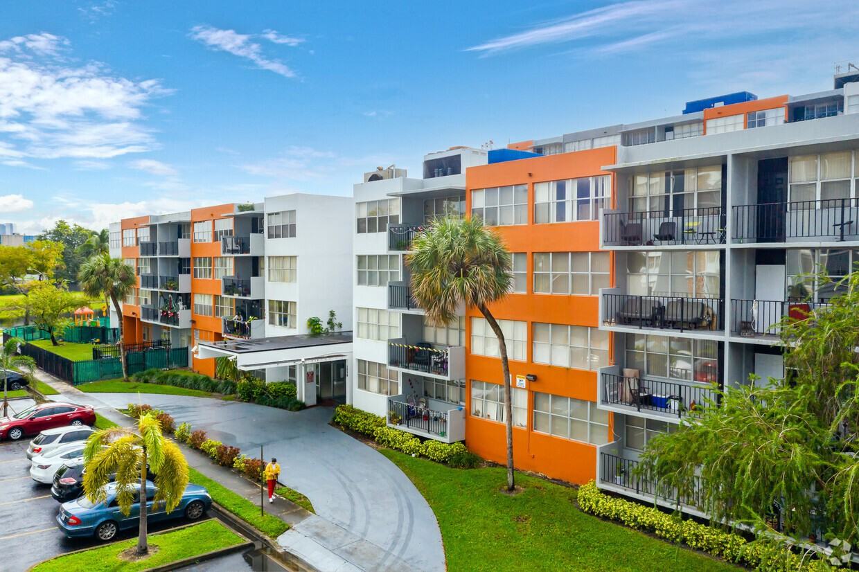 Grand Island Square - Photo 5 of 37