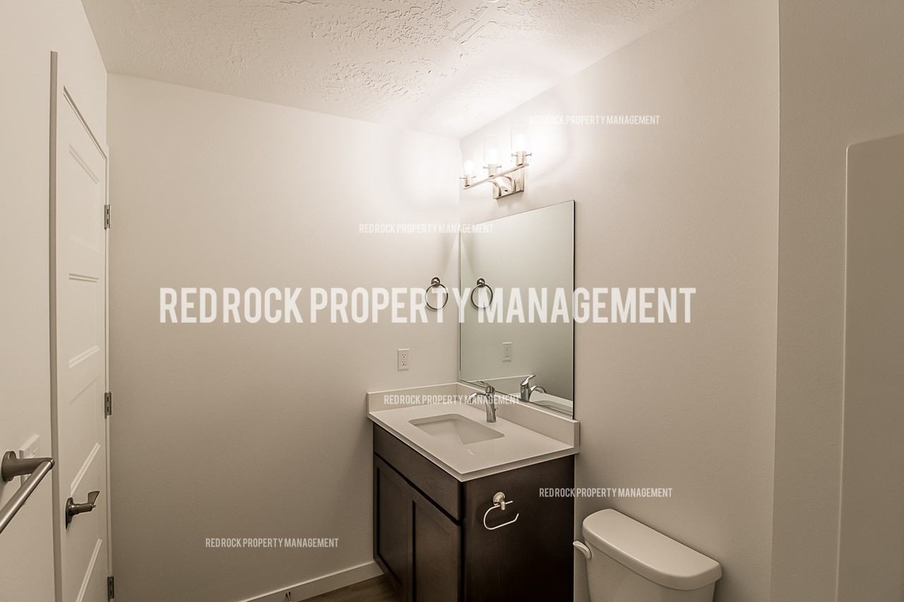 1028 N Davis Ln #1 - Photo 4 of 29