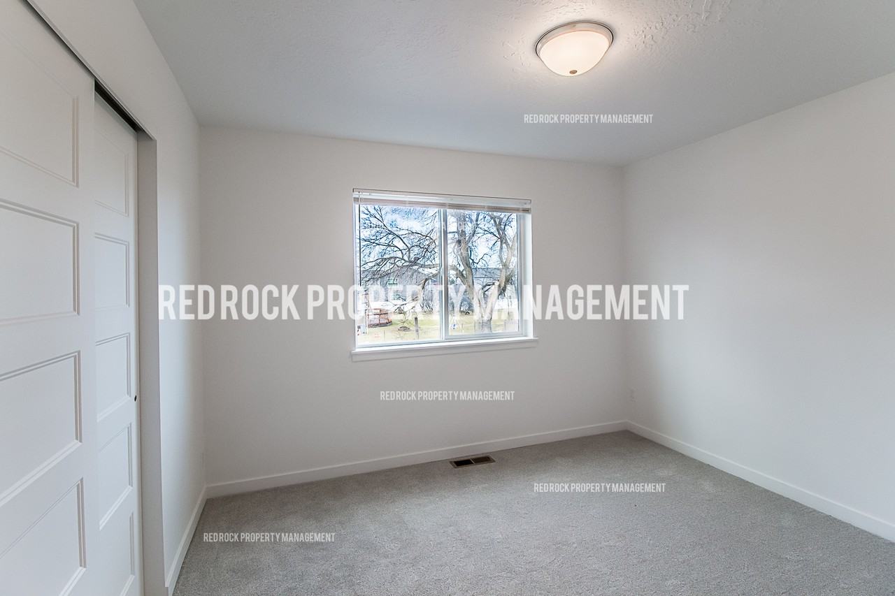 1028 N Davis Ln #1 - Photo 5 of 29