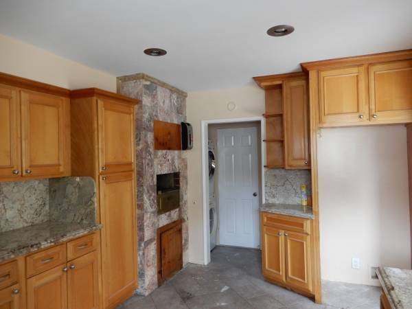 4BD /2BA NOT YOUR AVERAGE HOUSE RENTAL W/ 2 CAR GARAGE Yukon Duplex - Photo 2 of 15