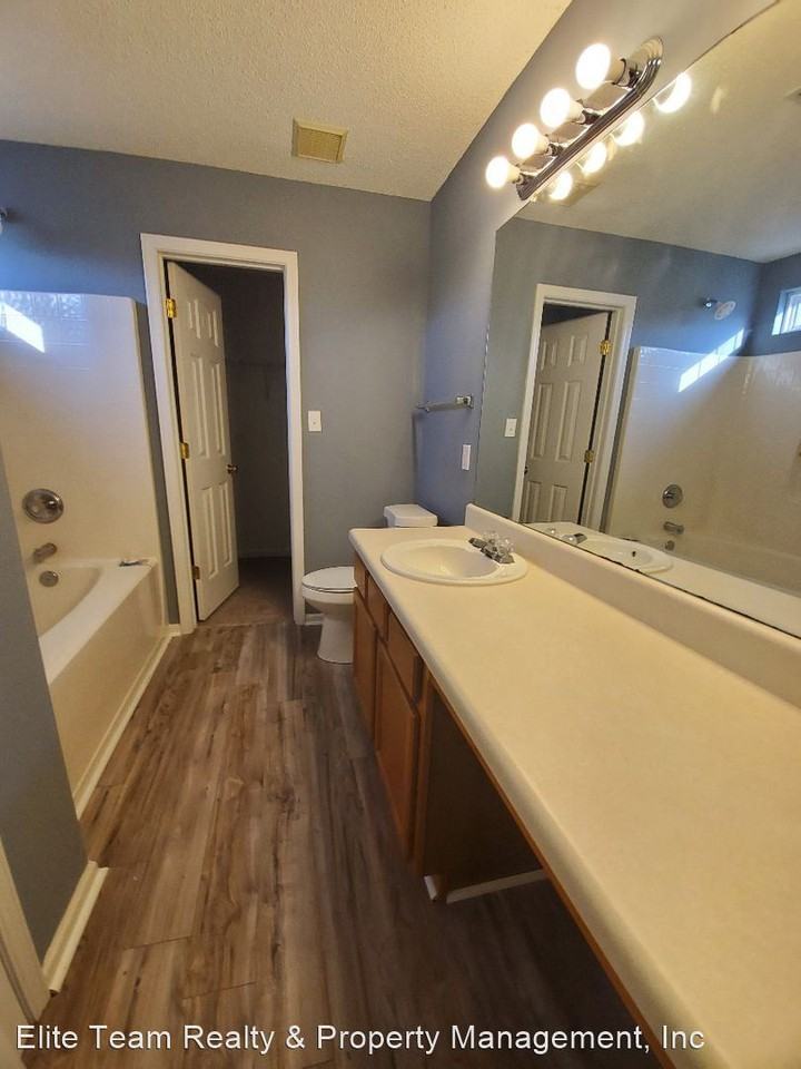 10623 Campion Ct 10623 - Photo 2 of 23