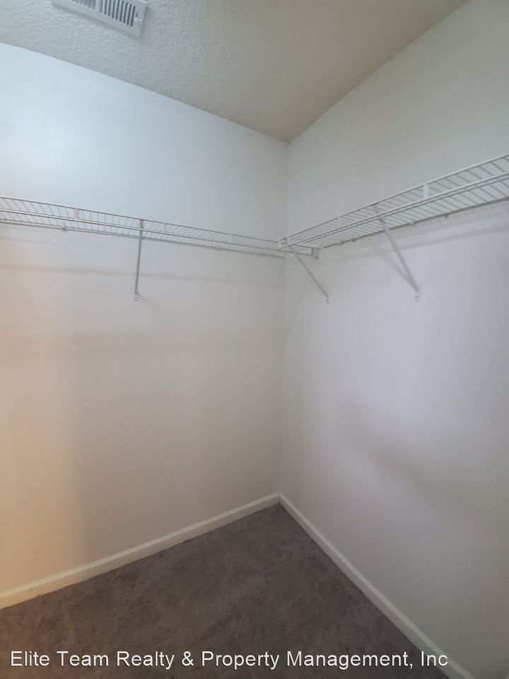 10623 Campion Ct 10623 - Photo 3 of 23