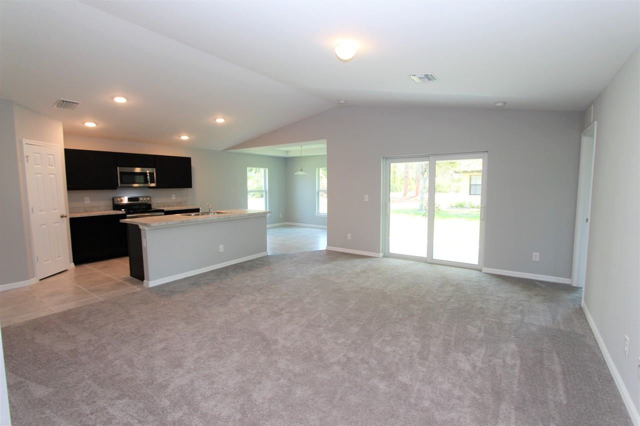 154 Australian Dr - Photo 2 of 17