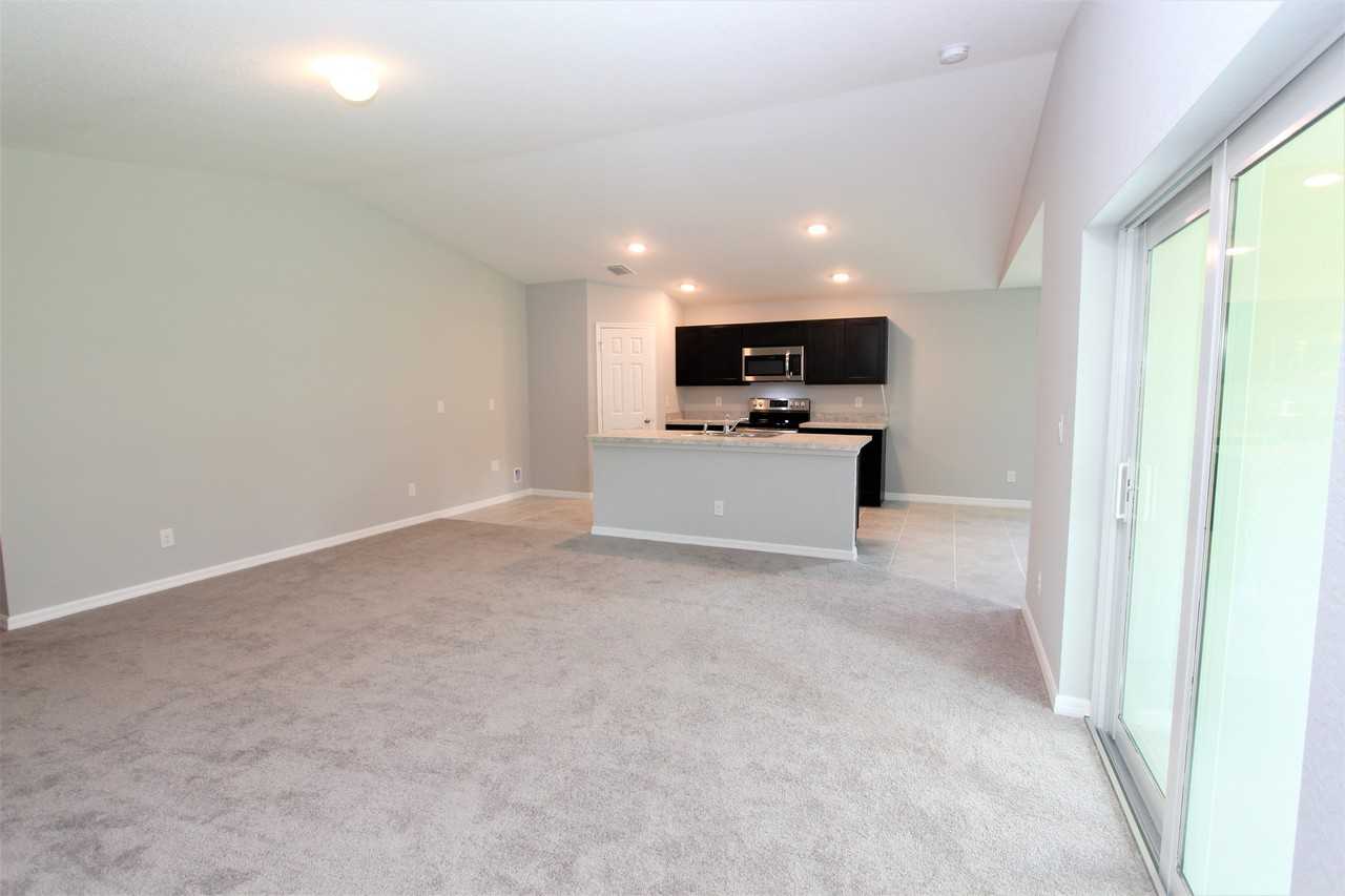 154 Australian Dr - Photo 3 of 17