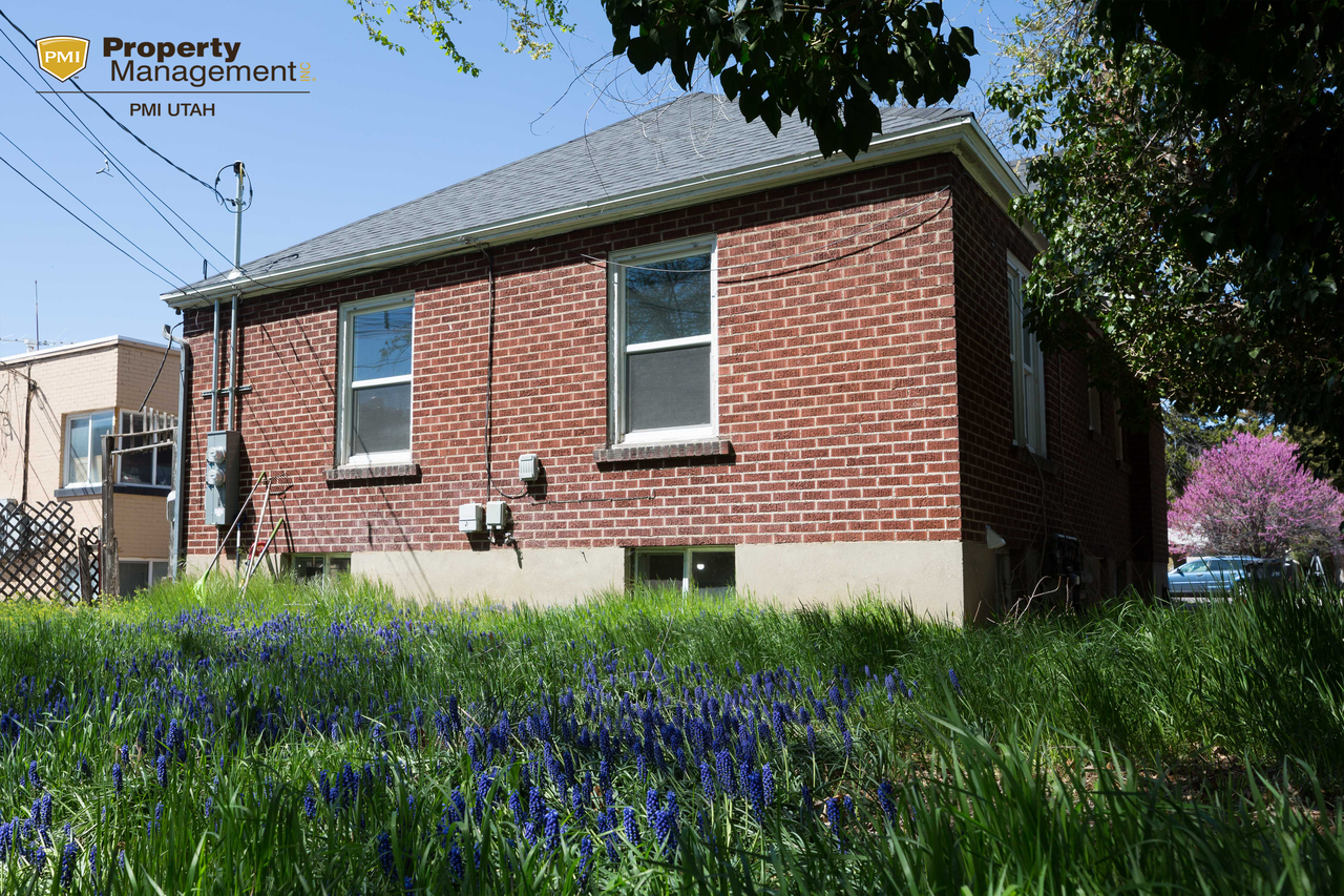 330 N 300 E - Photo 2 of 21