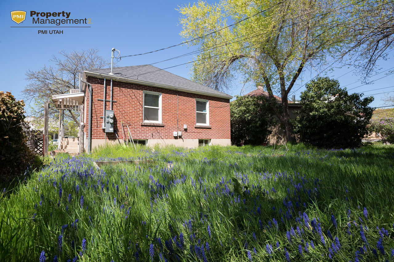 330 N 300 E - Photo 3 of 21