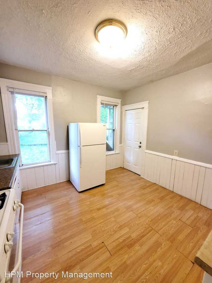 635 Hazel St - Photo 2 of 9