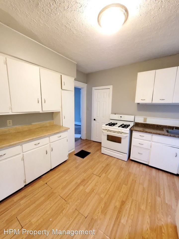 635 Hazel St - Photo 3 of 9