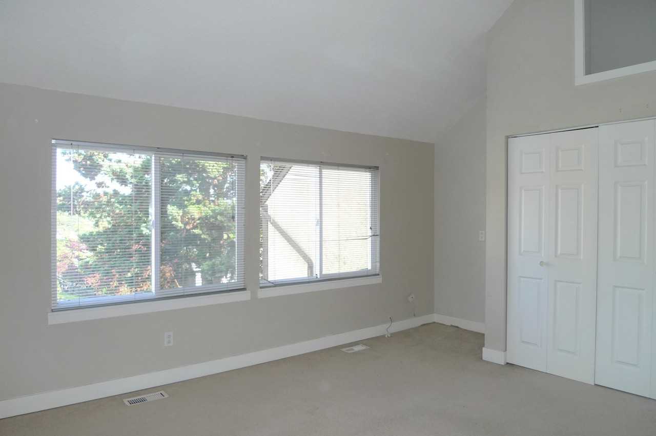 324 Begin St - Photo 3 of 18