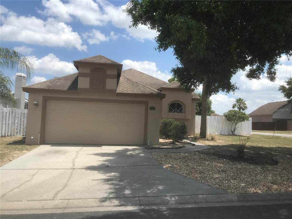 3762 Huntwicke Blvd - Photo 2 of 25