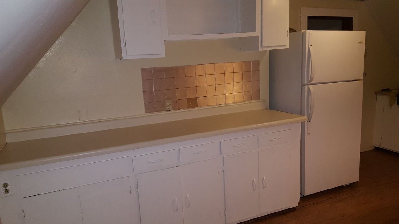 122 Leland Ave #3 - Photo 3 of 24